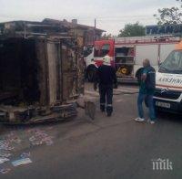 Камион се преобърна във Варна
