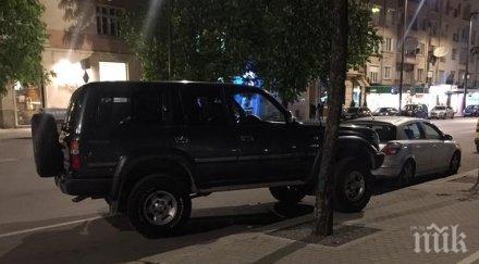наглец огромен джип паркира както знае софия