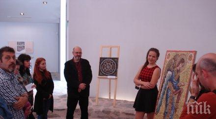 вълшебни ръце ученичка пловдив сътвори уникална икона снимки