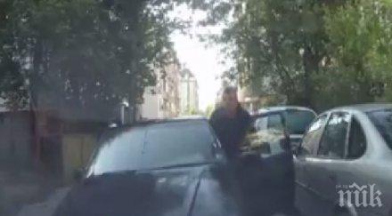 скандално шофьор нарушение заканва мога покажа съм спазвам правилата видео