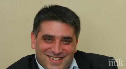 скандалът парламента вдигна градуси искат оставката данаил кирилов