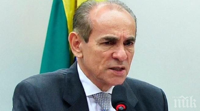 Здравният министър на Бразилия подава оставка