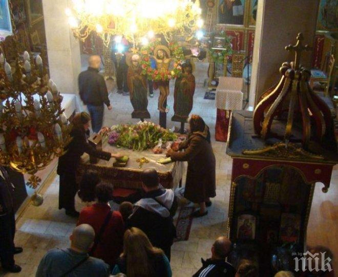 За всички неомъжени! Какво трябва да направите, за да видите бъдещия си съпруг...
