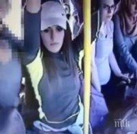 Жени пребиха извратеняк, опипвал ги в автобус (ВИДЕО 18+) Жени пребиха извратеняк, опипвал ги в автобус (ВИДЕО 18+)
