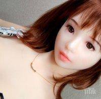 Паднал ангел на плаж в Индонезия се оказа... секс играчка 