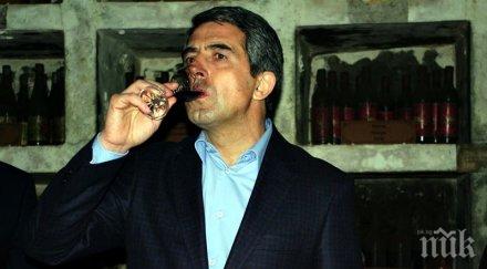 плевнелиев долу ръцете омаскареният президент скандално посяга изборния кодекс обмисля вето