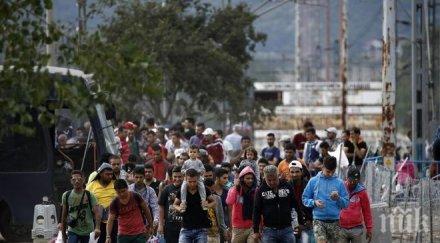 френската полиция премахна нелегални бежански лагери париж