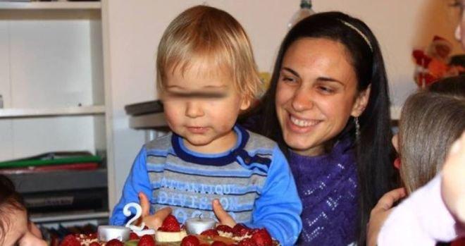 Една българска майка: Помолете се за моето детенце навръх Великден