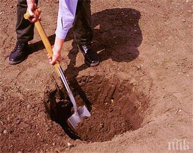 Зловещ край! Али копал гроб на Великден, настигнала го страшна смърт 