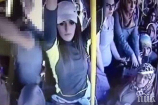 Жени пребиха извратеняк, опипвал ги в автобус (ВИДЕО 18+)