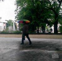 Потоп! Градушка удари Пазарджик, пороен дъжд удави Сливен