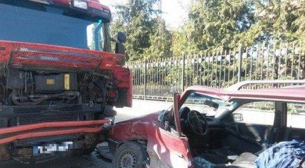 зверска катастрофа камион помете ауди аксаково шофьорът загина