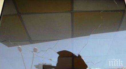 екшън пияна продавачка изпотроши магазина бие мъжа клиентите