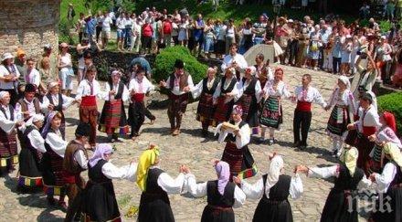 светла сряда играят мара лишанка ладино хоро