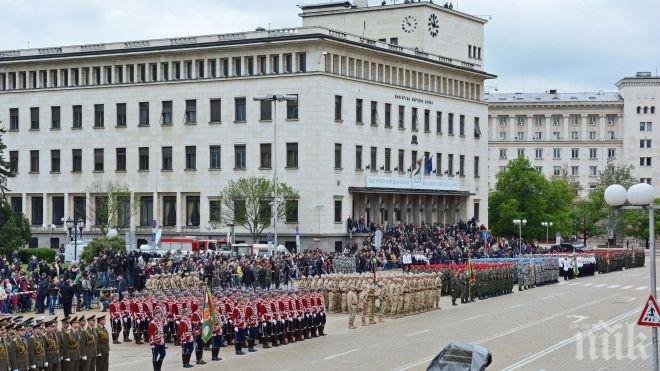 Армията измива срама! Готви грандиозен парад за Гергьовден!