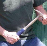 Гергьовденски страсти: Тъст преби бившия си зет, разби главата му с брадва