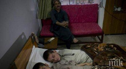 лекари потрес двама братя парализират нощем деня нормални