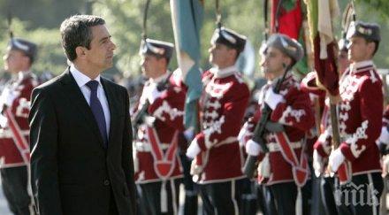 росен плевнелиев прие почетния строй представителните части българската армия поздрави случай