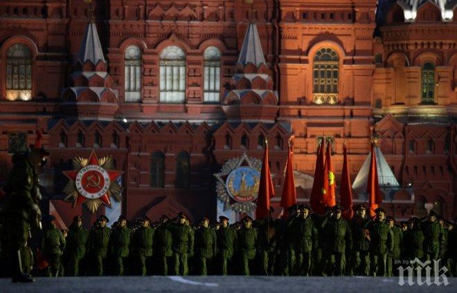 Москва репетира за военния парад на 9 май нощес, лично военният министър ръководеше шествието