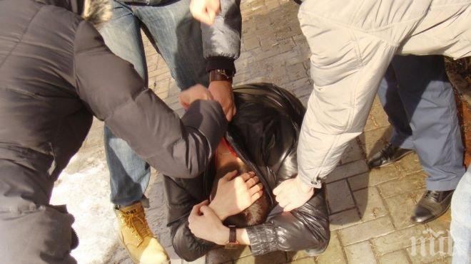 Издирват двама, пребили зверски мъж в Монтана 