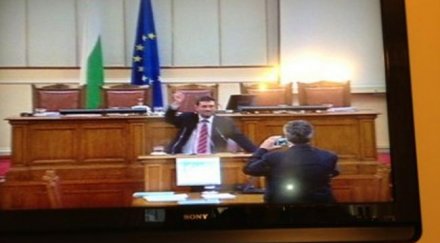 депутати снимат спомен мястото цецка