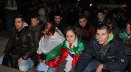 протестът завърши поклон паметника левски