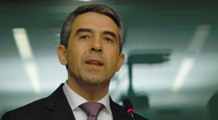 плевнелиев отлага изявлението явно среща бойко