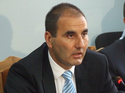 Цветанов се извини на народа за провала на правителството