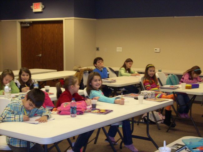 Евакуираха ученици заради миризма