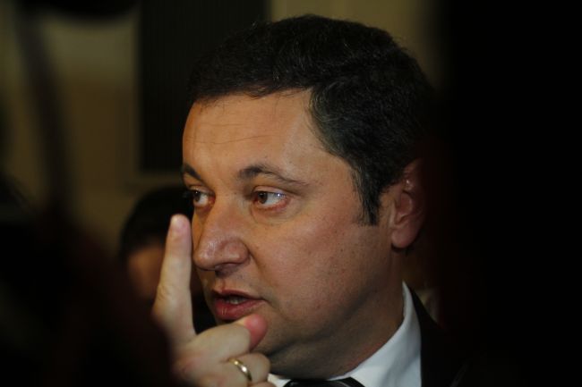 Яне Янев нападна старите партии, иска нова конституция