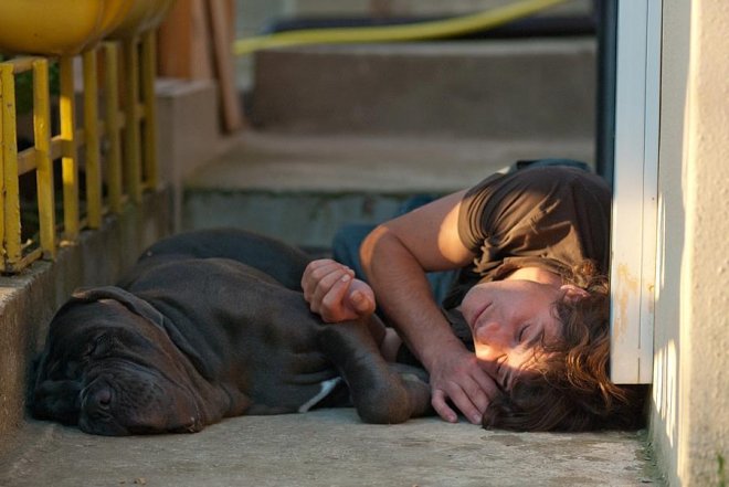 Остава тежко състоянието на самозапалилия се във Варна