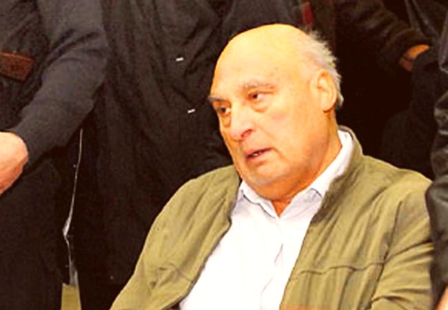 Цар Киро излиза от пандиза, ще защитава адвоката си