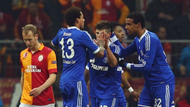 Шалке 04 изтръгна ценно равенство в Истанбул