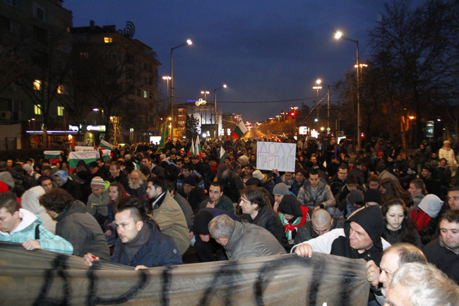 Тел. 0884 800445: Осигуряваме транспорт в защита на Бойко! ГЕРБ плаща!