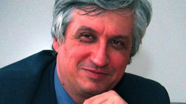 Иван Нейков: Властта се търкаля по улицата и никой не я иска