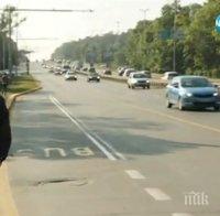 Показна акция в София! Пътна полиция подпука джигитите в бус лентите