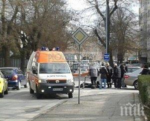 кола удари годишен велосипедист