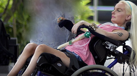 годишно момиче преживява ужасен инцидент години късно родителите чудят