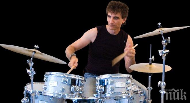 Стунджи на барабаните в концерта Пейте с нас