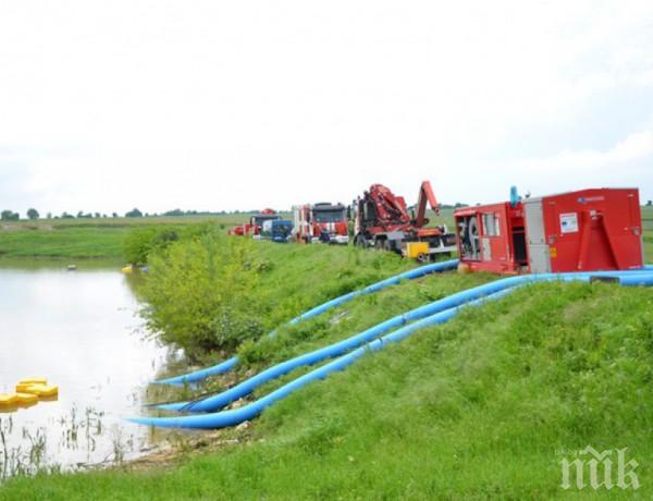 Водолази влизат в опасния язовир край Рогозен