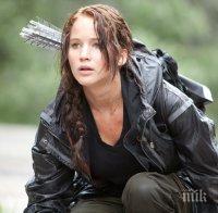 Сойката присмехулка призна: Къпя се с пяна за бръснене