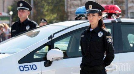 украински полицаи намериха откраднати картини млн евро