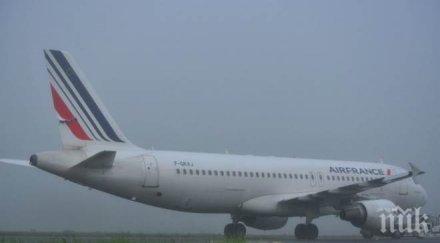 паника париж два самолета удариха летище шарл гол