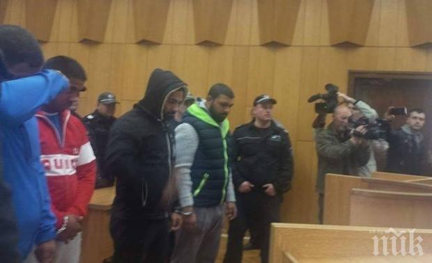 Биячите от Раднево наглеят в съда