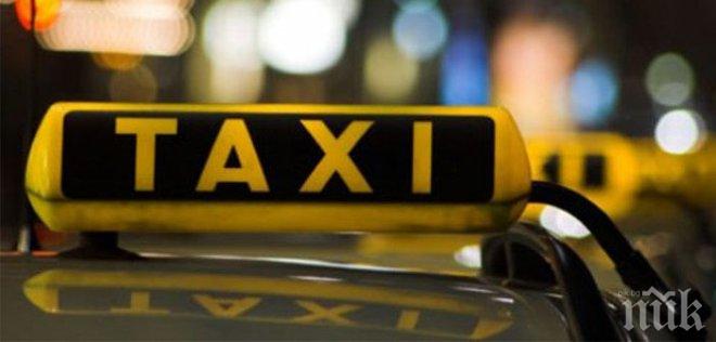 Таксиджия преби клиент на спирка