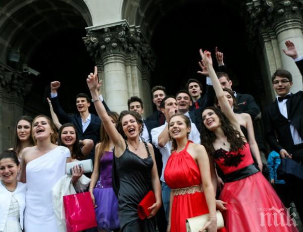 Заради атентатите: Абитурентите смениха Турция със Слънчака и Златните 