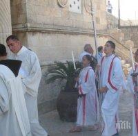 В Косово хванаха британски свещеник, издирван за педофилия