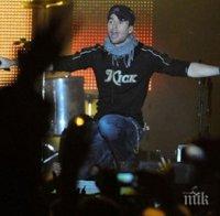 Пловдивчанин разплака Арена Армеец! Предложи брак на любимата си на концерта на Енрике (СНИМКИ)
