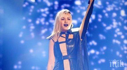 поли надъхвала финала евровизия облаче бяло