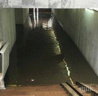 Потоп във Варна! Пороен дъжд удави центъра на морската столица